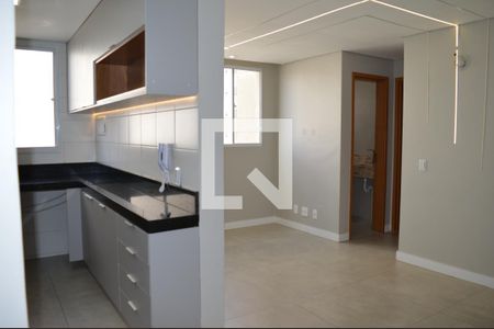 Sala de apartamento para alugar com 2 quartos, 48m² em Parque Maracana, Contagem