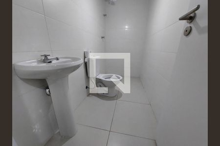 Casa à venda com 515m², 4 quartos e 4 vagas Casa à venda com 515m², 4 quartos e 4 vagasBanheiro Área de Serviço