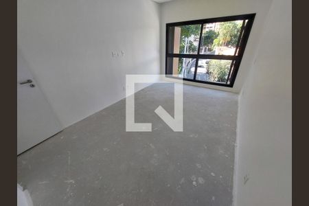 Casa à venda com 515m², 4 quartos e 4 vagas Casa à venda com 515m², 4 quartos e 4 vagasQuarto Suíte
