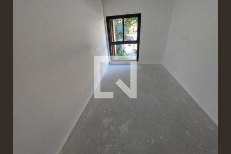 Casa à venda com 515m², 4 quartos e 4 vagas Casa à venda com 515m², 4 quartos e 4 vagasQuarto 2