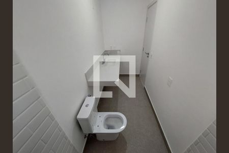 Casa à venda com 707m², 5 quartos e 6 vagas Casa à venda com 707m², 5 quartos e 6 vagasBanheiro do Quarto 1