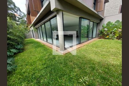 Casa à venda com 707m², 5 quartos e 6 vagas Casa à venda com 707m², 5 quartos e 6 vagasÁrea externa