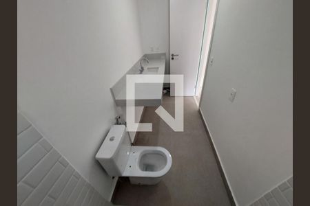 Casa à venda com 707m², 5 quartos e 6 vagas Casa à venda com 707m², 5 quartos e 6 vagasBanheiro do Quarto 4