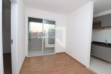 Sala de TV de apartamento para alugar com 2 quartos, 43m² em Vila Esperança, São Paulo