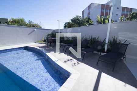 Apartamento à venda com 71m², 2 quartos e 2 vagas Apartamento à venda com 71m², 2 quartos e 2 vagasÁrea comum - Piscina