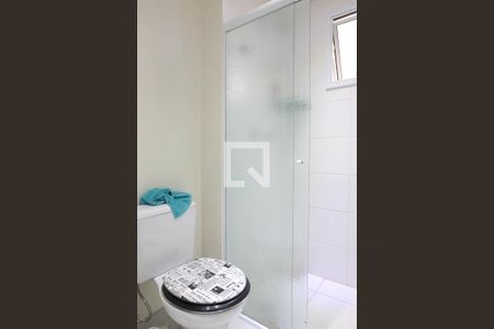 Apartamento à venda com 71m², 2 quartos e 2 vagas Apartamento à venda com 71m², 2 quartos e 2 vagasBanheiro da Suite 2