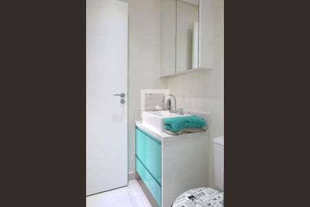 Apartamento à venda com 71m², 2 quartos e 2 vagas Apartamento à venda com 71m², 2 quartos e 2 vagasBanheiro da Suite 2