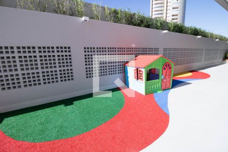 Apartamento à venda com 71m², 2 quartos e 2 vagas Apartamento à venda com 71m², 2 quartos e 2 vagasÁrea comum - Playground