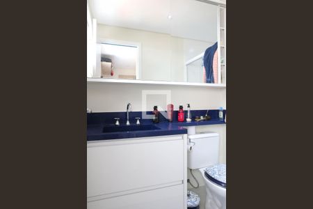 Apartamento à venda com 71m², 2 quartos e 2 vagas Apartamento à venda com 71m², 2 quartos e 2 vagasBanheiro da Suite 1