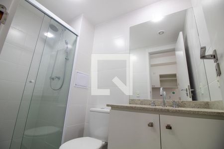 Banheiro de kitnet/studio para alugar com 1 quarto, 27m² em Jardim das Acacias, São Paulo