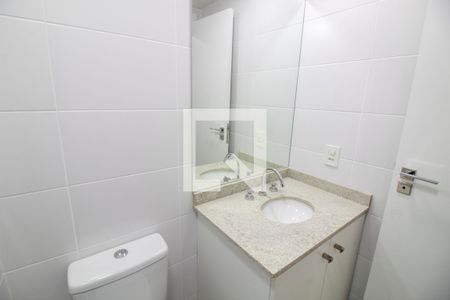 Banheiro de kitnet/studio para alugar com 1 quarto, 27m² em Jardim das Acacias, São Paulo