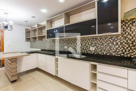 Cozinha  de casa à venda com 4 quartos, 408m² em Bonfim, Osasco