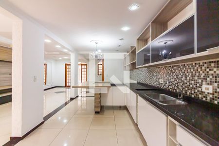 Cozinha  de casa à venda com 4 quartos, 408m² em Bonfim, Osasco