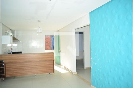 Sala com varanda de casa para alugar com 2 quartos, 80m² em Itapuã, Salvador