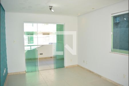 Sala com varanda de casa para alugar com 2 quartos, 80m² em Itapuã, Salvador
