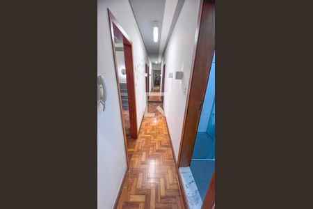 Corredor de apartamento à venda com 3 quartos, 120m² em Colégio Batista, Belo Horizonte