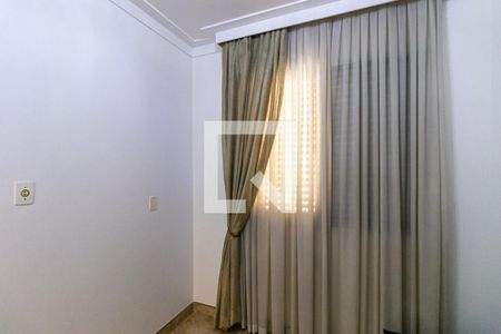 Quarto de apartamento à venda com 2 quartos, 150m² em Caiçaras, Belo Horizonte