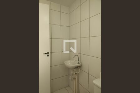 Banheiro de apartamento para alugar com 1 quarto, 24m² em Vila Campanela, São Paulo