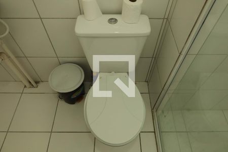 Banheiro de apartamento para alugar com 1 quarto, 24m² em Vila Campanela, São Paulo