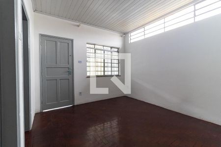 Casa para alugar com 95m², 2 quartos e 2 vagasSala