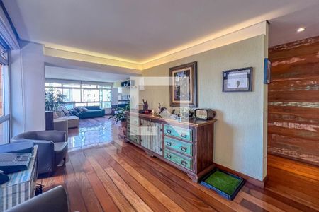 Sala de apartamento para alugar com 4 quartos, 270m² em Lourdes, Belo Horizonte