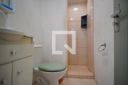 Banheiro de apartamento à venda com 1 quarto, 45m² em Humaitá, Porto Alegre
