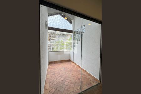 sacada da Sala de TV de casa de condomínio à venda com 4 quartos, 500m² em Tamboré, Santana de Parnaíba