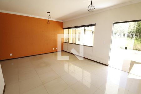 Sala  de casa para alugar com 5 quartos, 265m² em Taguatinga Norte (taguatinga), Brasília