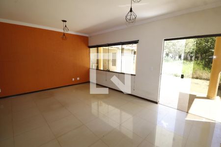 Sala de casa para alugar com 5 quartos, 265m² em Taguatinga Norte (taguatinga), Brasília