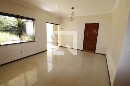 Sala de casa para alugar com 5 quartos, 265m² em Taguatinga Norte (taguatinga), Brasília