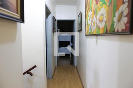 Corredor de casa à venda com 3 quartos, 158m² em Vila Scarpelli, Santo André