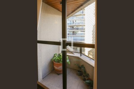 Sacada 2 de apartamento à venda com 3 quartos, 190m² em Perdizes, São Paulo