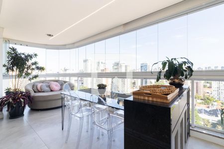 Varanda de apartamento à venda com 2 quartos, 120m² em Vila Olímpia, São Paulo