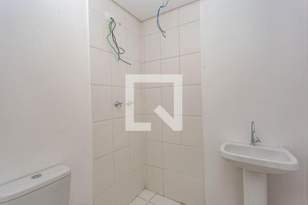 Banheiro de kitnet/studio para alugar com 1 quarto, 34m² em Vila Nair, São Paulo