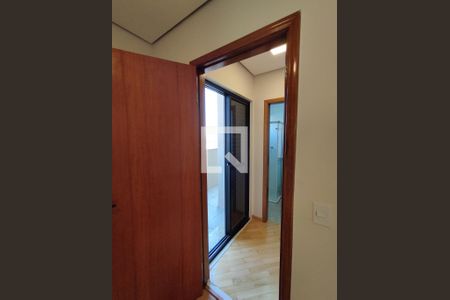 Corredor de apartamento à venda com 3 quartos, 143m² em Vila Vera, São Paulo