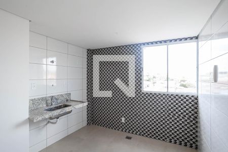 Cozinha de apartamento à venda com 2 quartos, 86m² em Piratininga, Belo Horizonte