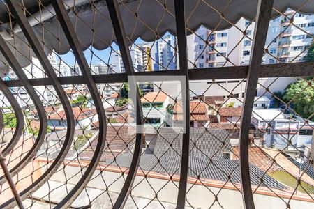 Vista Sala de apartamento à venda com 2 quartos, 73m² em Santa Rosa, Niterói