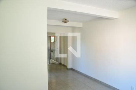 Sala de casa de condomínio para alugar com 2 quartos, 66m² em Jardim Primavera, Cotia