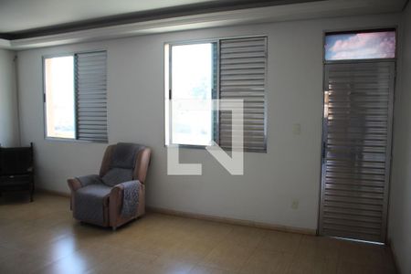 Sala de apartamento para alugar com 3 quartos, 210m² em Nacional, Contagem