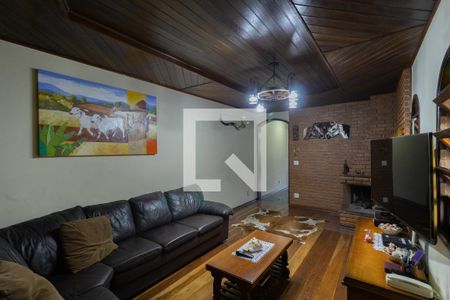 Sala de casa à venda com 3 quartos, 240m² em Cidade Patriarca, São Paulo