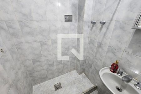 Banheiro de apartamento para alugar com 1 quarto, 21m² em Botafogo, Rio de Janeiro