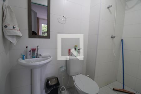 Banheiro de apartamento para alugar com 1 quarto, 26m² em Jardim Itacolomi, São Paulo