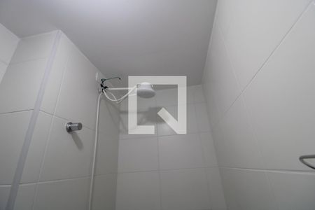 Banheiro de apartamento para alugar com 1 quarto, 26m² em Jardim Itacolomi, São Paulo