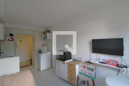 Sala de apartamento para alugar com 1 quarto, 26m² em Jardim Itacolomi, São Paulo