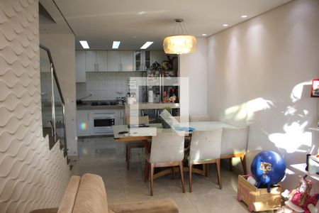 Casa à venda com 160m², 3 quartos e 2 vagasSala