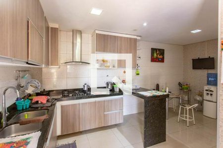 Casa à venda com 5 quartos, 120m² em Planalto, Belo Horizonte