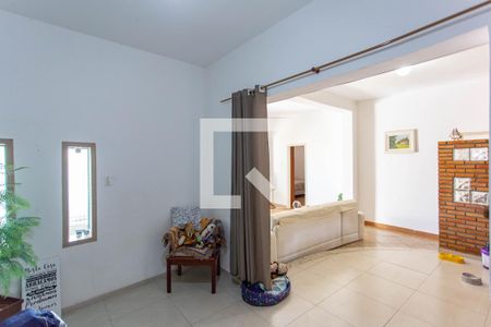 Sala de casa para alugar com 5 quartos, 120m² em Planalto, Belo Horizonte