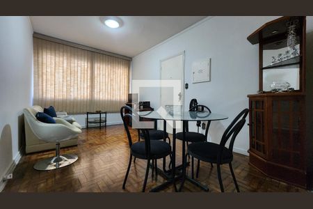 Apartamento para alugar com 70m², 2 quartos e 1 vagaSala