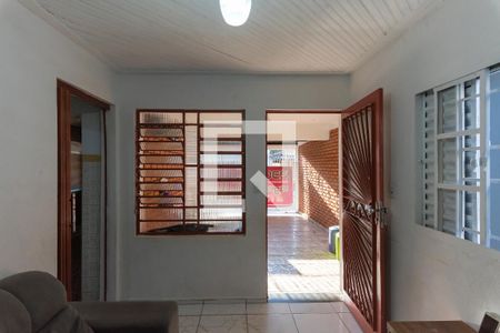 Casa à venda com 90m², 3 quartos e 2 vagasSala