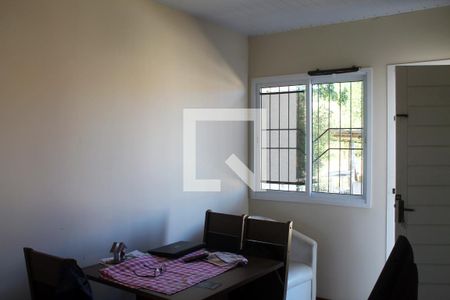 Casa à venda com 40m², 2 quartos e 2 vagasSala